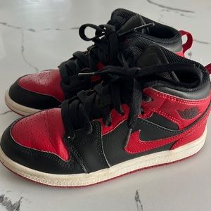 Jordan 1s. Size 1 youth
